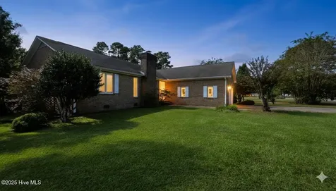 812 Pelican Drive New Bern NC 28560