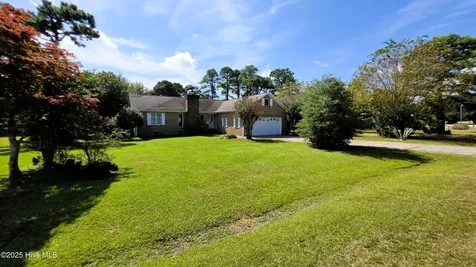 812 Pelican Drive New Bern NC 28560