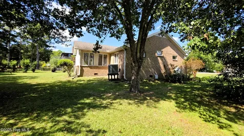 812 Pelican Drive New Bern NC 28560