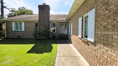 812 Pelican Drive New Bern NC 28560