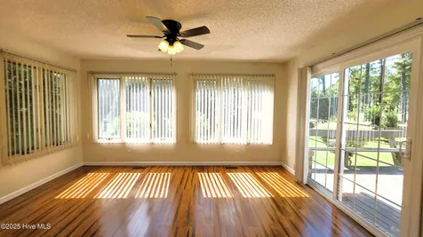 812 Pelican Drive New Bern NC 28560