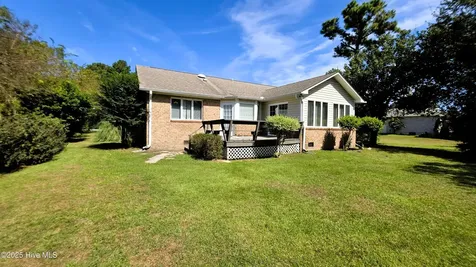 812 Pelican Drive New Bern NC 28560