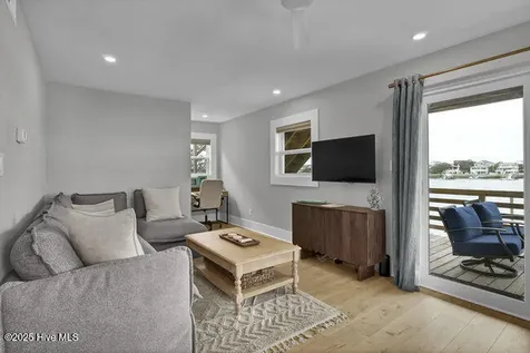 9 W Atlanta Street Wrightsville Beach NC 28480