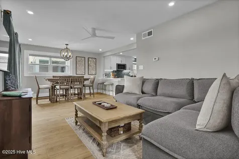 9 W Atlanta Street Wrightsville Beach NC 28480