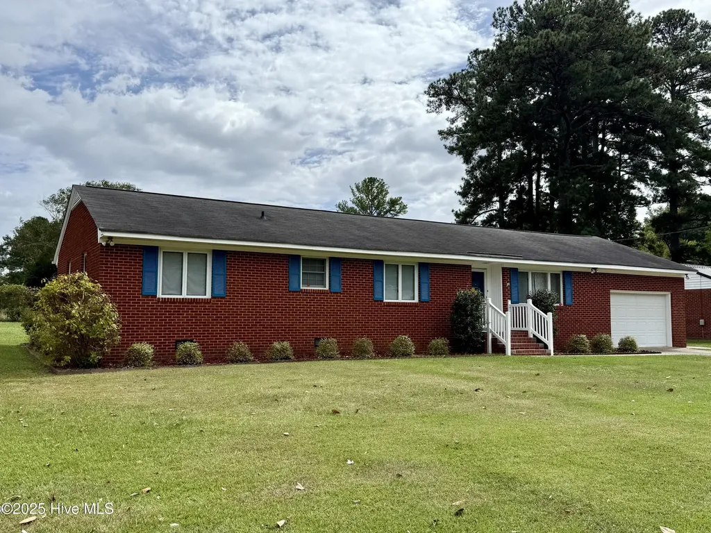 1005 Pinecrest Street Williamston NC 27892