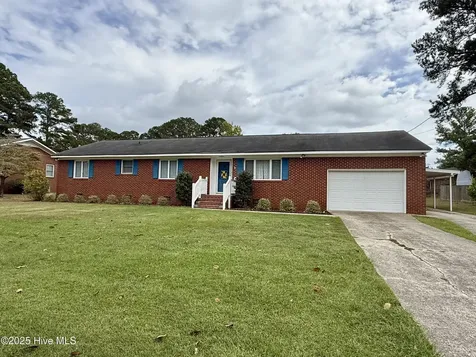 1005 Pinecrest Street Williamston NC 27892
