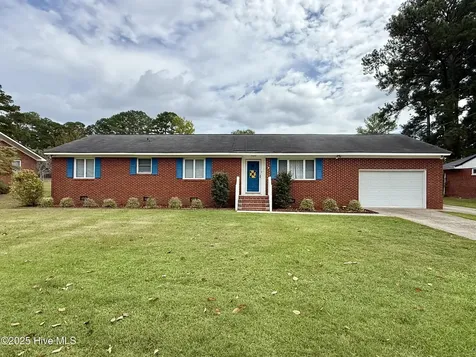 1005 Pinecrest Street Williamston NC 27892