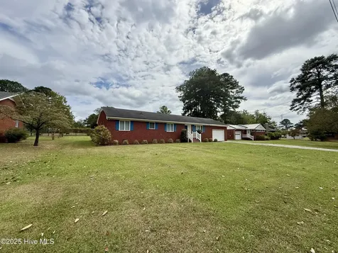 1005 Pinecrest Street Williamston NC 27892