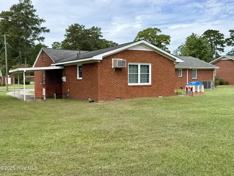 1005 Pinecrest Street Williamston NC 27892
