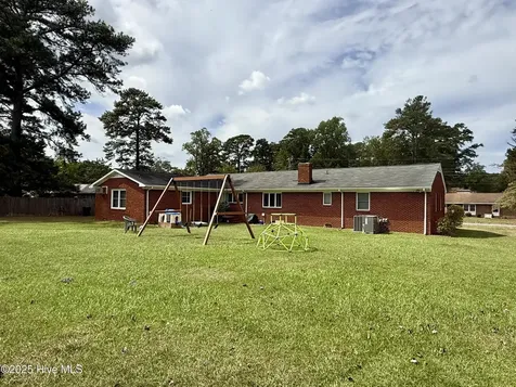 1005 Pinecrest Street Williamston NC 27892