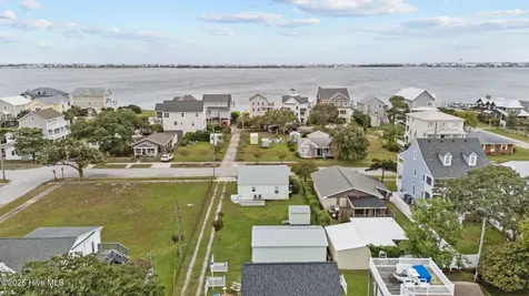 1404 Shackleford Street Morehead City NC 28557