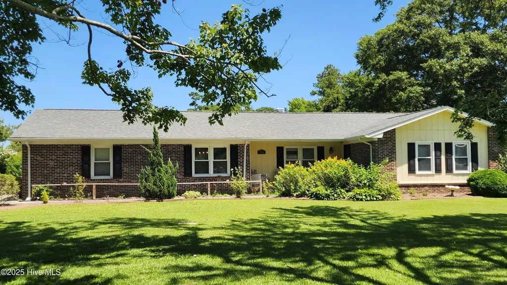 706 Hedrick Boulevard Morehead City NC 28557