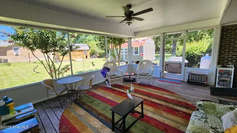 706 Hedrick Boulevard Morehead City NC 28557