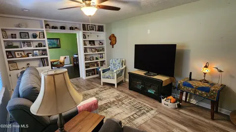706 Hedrick Boulevard Morehead City NC 28557