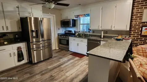 706 Hedrick Boulevard Morehead City NC 28557