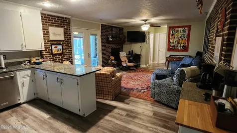 706 Hedrick Boulevard Morehead City NC 28557