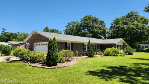 706 Hedrick Boulevard Morehead City NC 28557