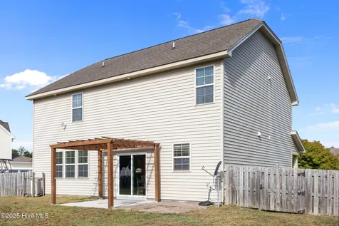 147 Foggy River Way Jacksonville NC 28540
