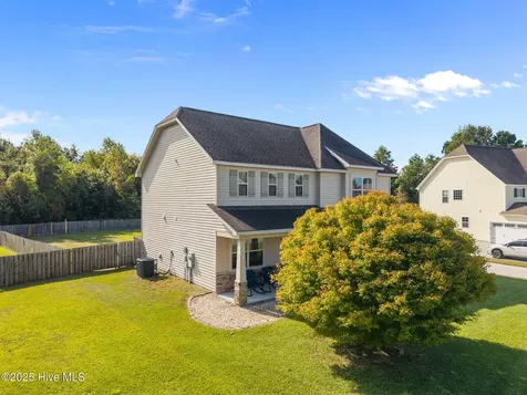 147 Foggy River Way Jacksonville NC 28540