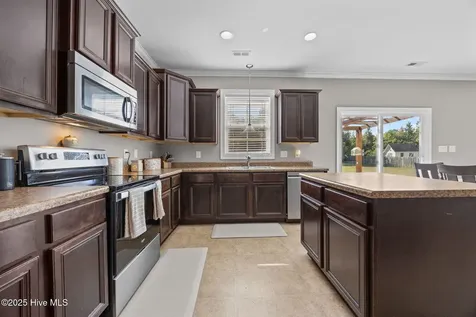 147 Foggy River Way Jacksonville NC 28540