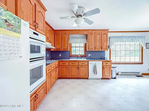 707 Gliden Road Belvidere NC 27919