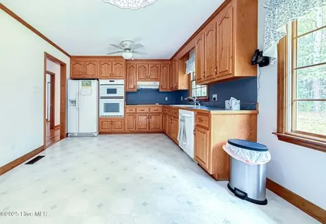 707 Gliden Road Belvidere NC 27919