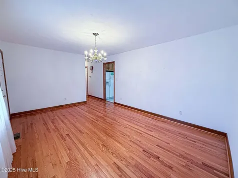 707 Gliden Road Belvidere NC 27919