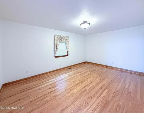 707 Gliden Road Belvidere NC 27919