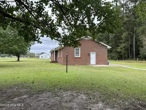 707 Gliden Road Belvidere NC 27919