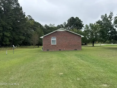 707 Gliden Road Belvidere NC 27919