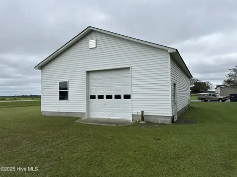 707 Gliden Road Belvidere NC 27919