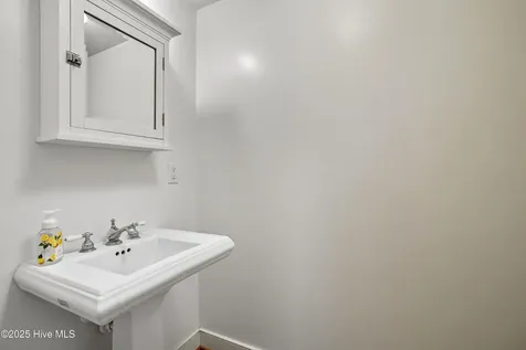 206 W Eden Street Edenton NC 27932