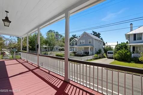 206 W Eden Street Edenton NC 27932
