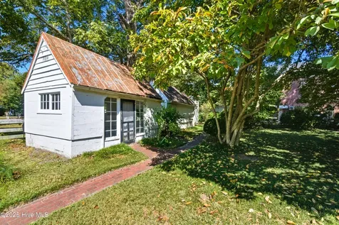 206 W Eden Street Edenton NC 27932