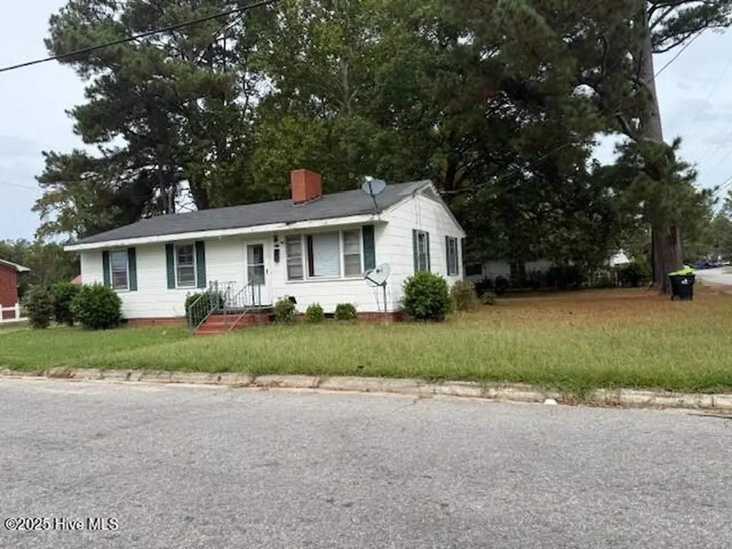 511 E 1st Street Ahoskie NC 27910