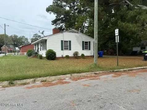 511 E 1st Street Ahoskie NC 27910