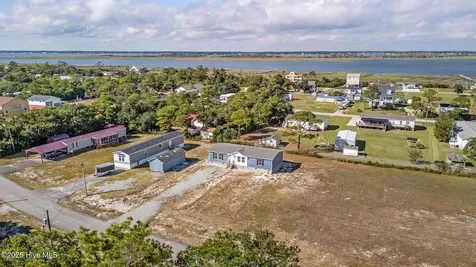 145 Barbee Street Harkers Island NC 28531