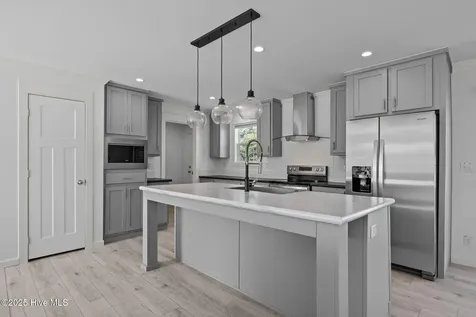 145 Barbee Street Harkers Island NC 28531