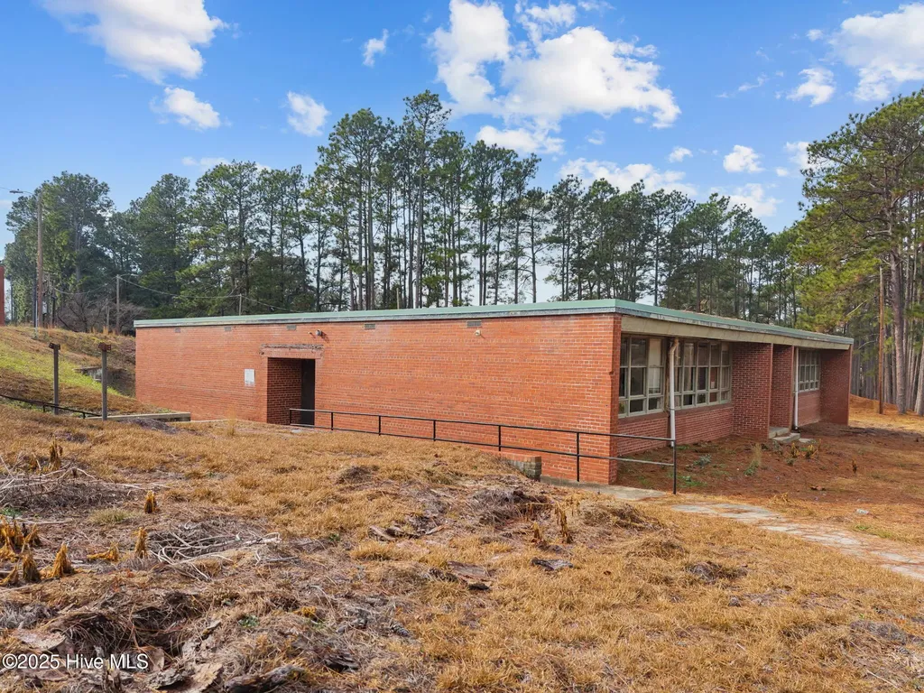 516 W Chapin Road Aberdeen NC 28315