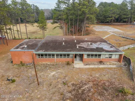 516 W Chapin Road Aberdeen NC 28315