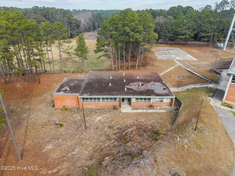 516 W Chapin Road Aberdeen NC 28315