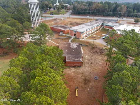 516 W Chapin Road Aberdeen NC 28315