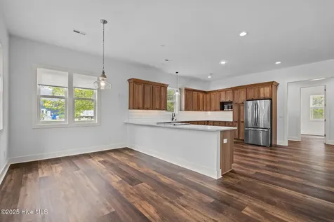 314 E Rolling Meadows Road Hampstead NC 28443
