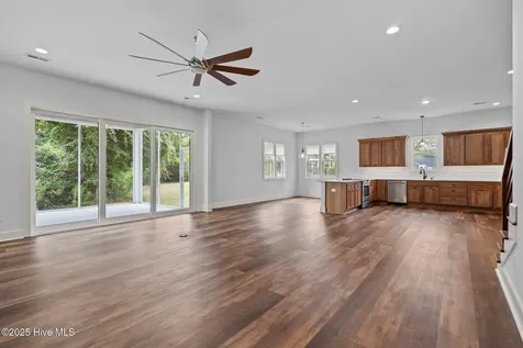 314 E Rolling Meadows Road Hampstead NC 28443