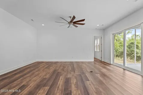 314 E Rolling Meadows Road Hampstead NC 28443