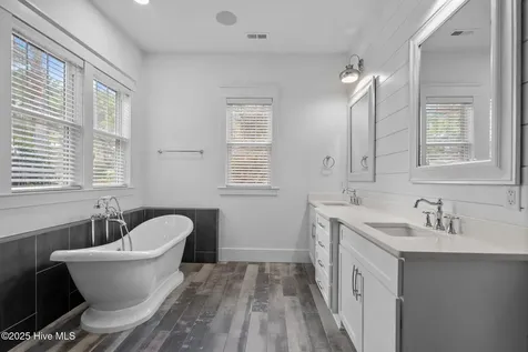314 E Rolling Meadows Road Hampstead NC 28443