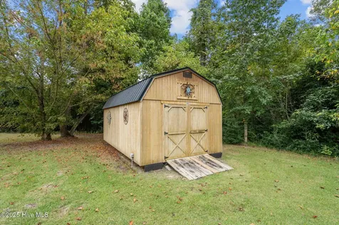 314 E Rolling Meadows Road Hampstead NC 28443