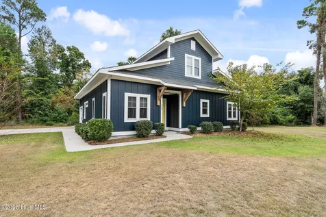 314 E Rolling Meadows Road Hampstead NC 28443