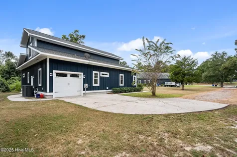314 E Rolling Meadows Road Hampstead NC 28443