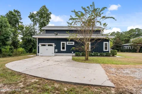 314 E Rolling Meadows Road Hampstead NC 28443